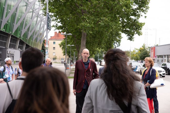 Walter Chramosta gibt Input vor dem Allianz-Stadion